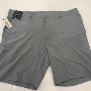 Mens performance golf shorts NWT 40